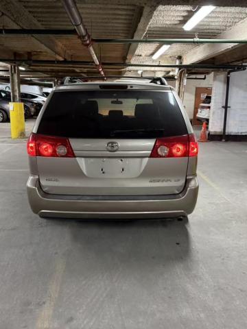 2009年丰田 Sienna LE 八座