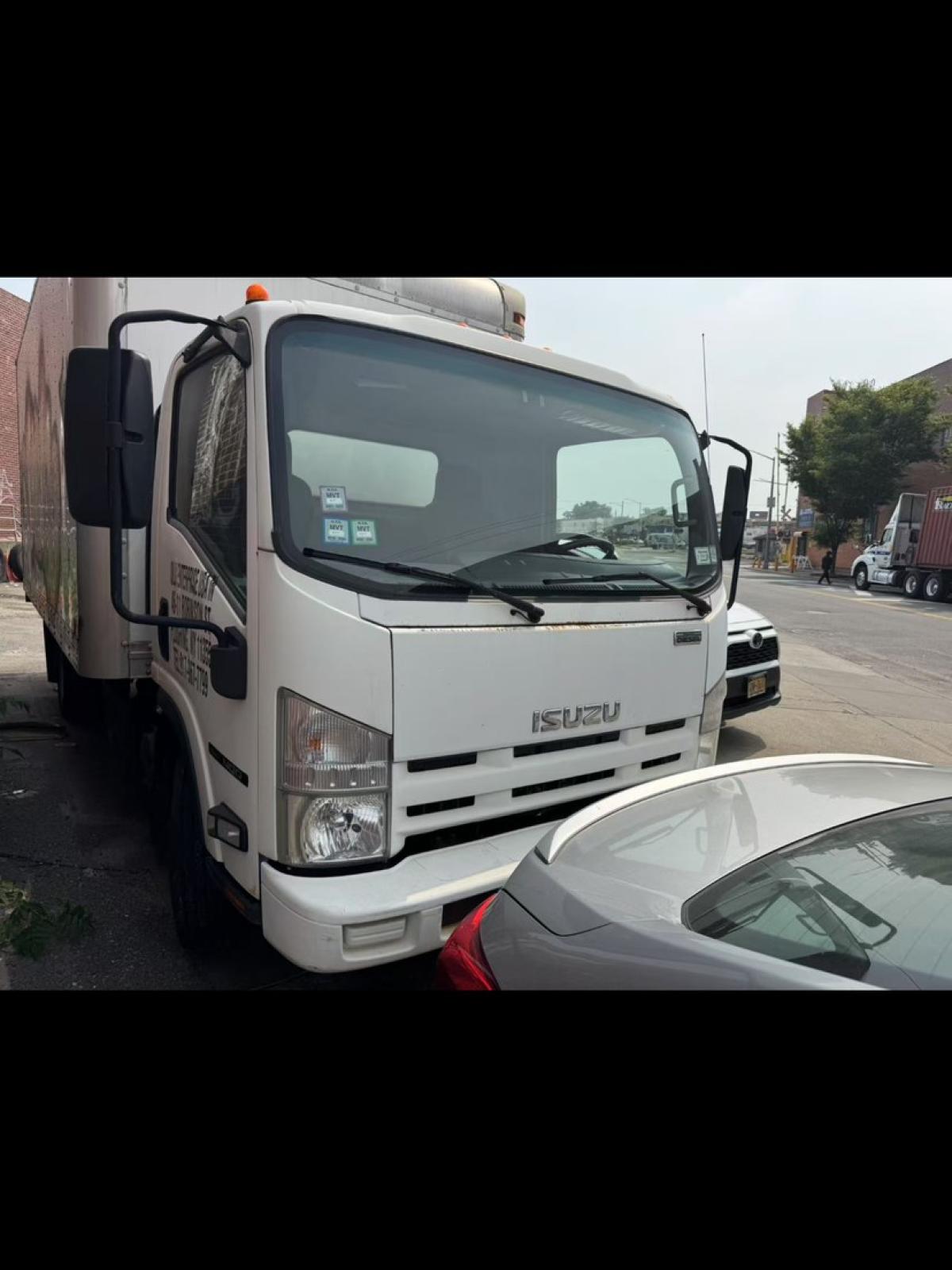 2011年16尺货车，带自卸和升降平台
