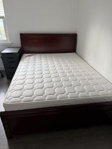 Queen size 实木床及床垫出售