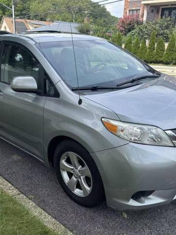 2013 Toyota Sienna 全皮座椅 8座 无事故
