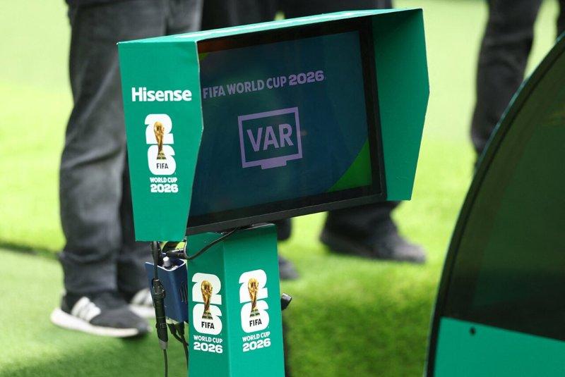 世界杯／转播比「倒OK」手势引白人至上争议 FIFA还VAR裁判清白