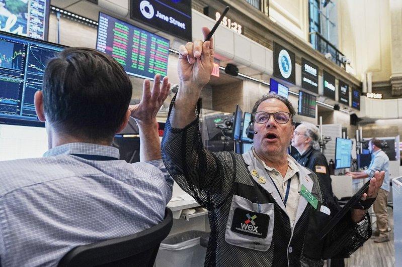 费半连三日大涨后急速回吐5.7% SpaceX市值超越亚马逊 道琼再创新高