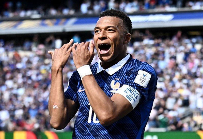 世界杯╱姆巴佩梅开二度 法国3:1轻取塞内加尔