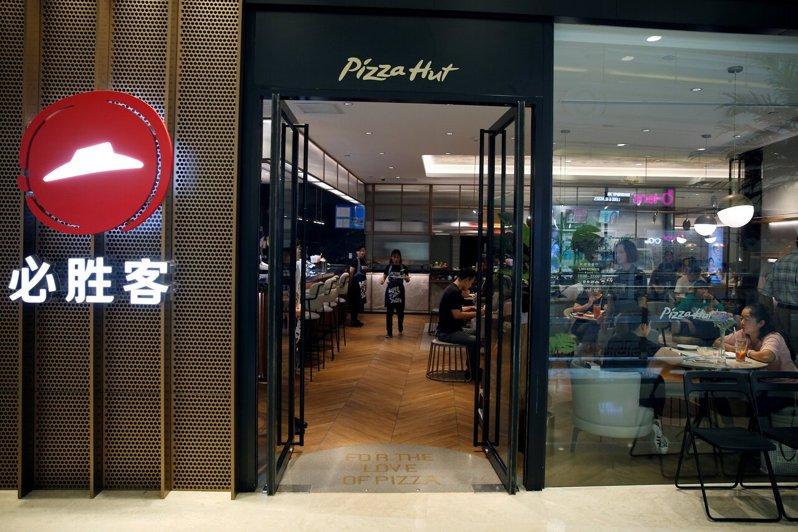 Pizza Hut 27亿美元被母公司卖了 中国事业归「百胜中国」