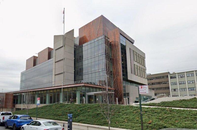 人行道上拿走修车工具 史岛华男被控重大盗窃等罪