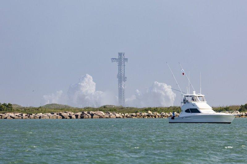 SpaceX星舰发射因引擎故障喊卡 马斯克：几天内重试