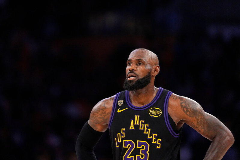 NBA／决定了…2年800万美元 詹姆斯降薪加盟76人