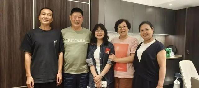 16年前坠江获救2岁娃如今考上北大 第一时间报喜救命恩人