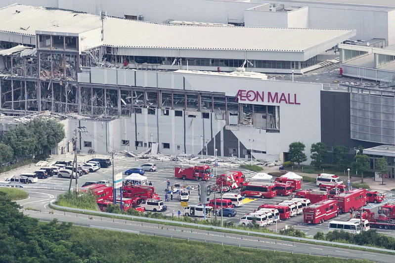 熊本强震当下好市多货架商品狂掉 永旺商场震后画面曝光