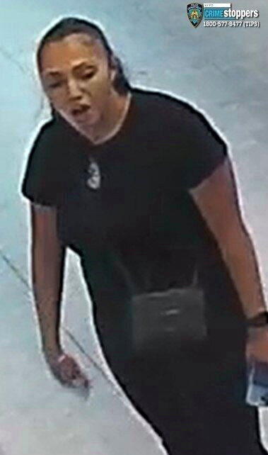 纽约华埠旁麦当劳孩童敲桌惹争执 75岁华翁遭女子挥拳击面