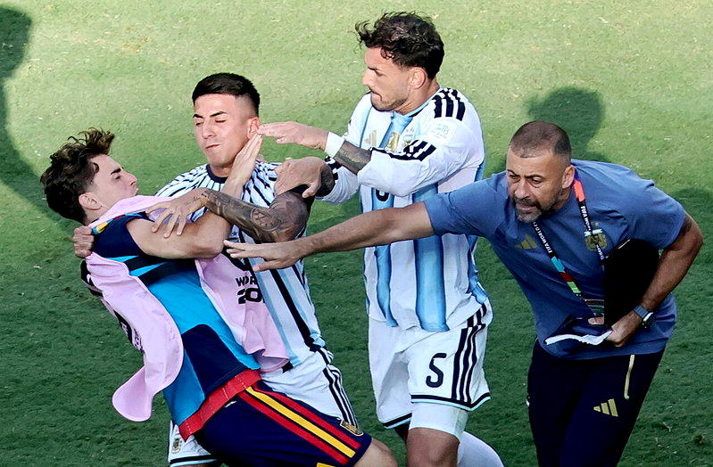 世界杯决赛后打架 FIFA启动纪律调查 阿根廷3人恐禁赛多场
