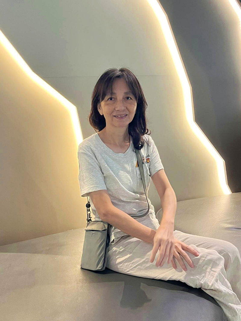 陈丽琴退而不休 孜孜不倦奉献幼教10年获教育奉献奖