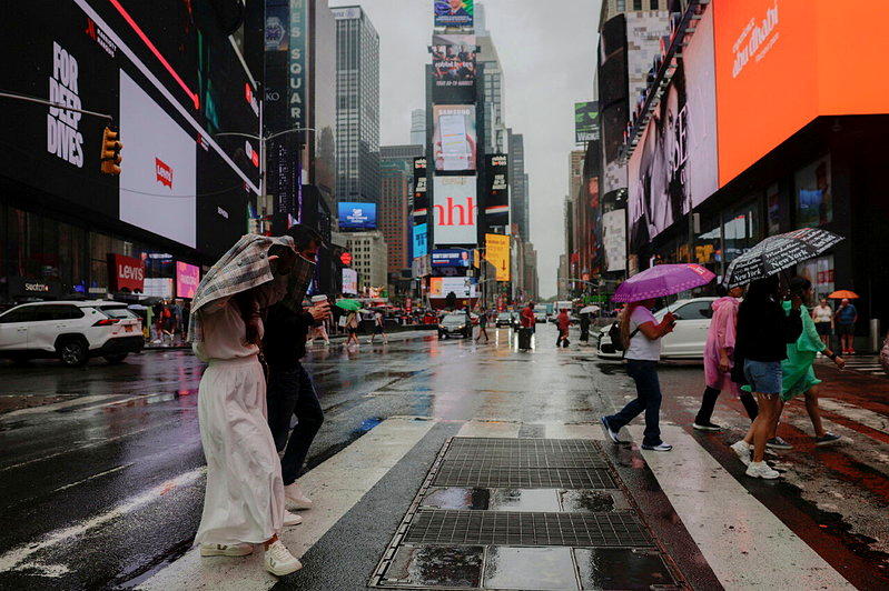 美东天气疯狂失控 周末高温、暴雨洪水齐袭