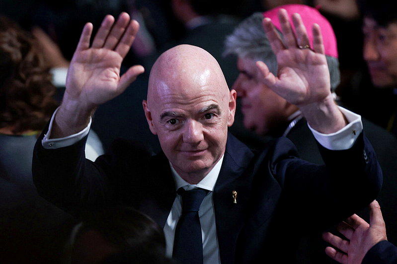 FIFA主席英凡提诺被控与前下属偷情 还帮小三付MBA学费