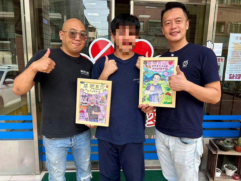 走过低谷与创业失败 苏思源投入公益送餐助弱势