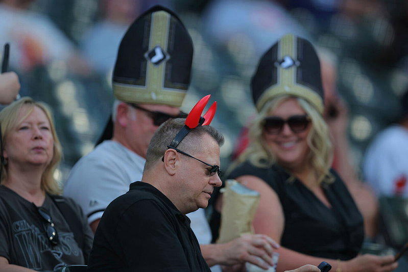 MLB／太可爱的活动 白袜「教宗之夜」4万顶教宗帽让球迷疯抢