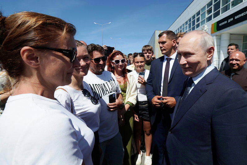 普亭首登择捉岛 日俄北方四岛交涉70年回顾