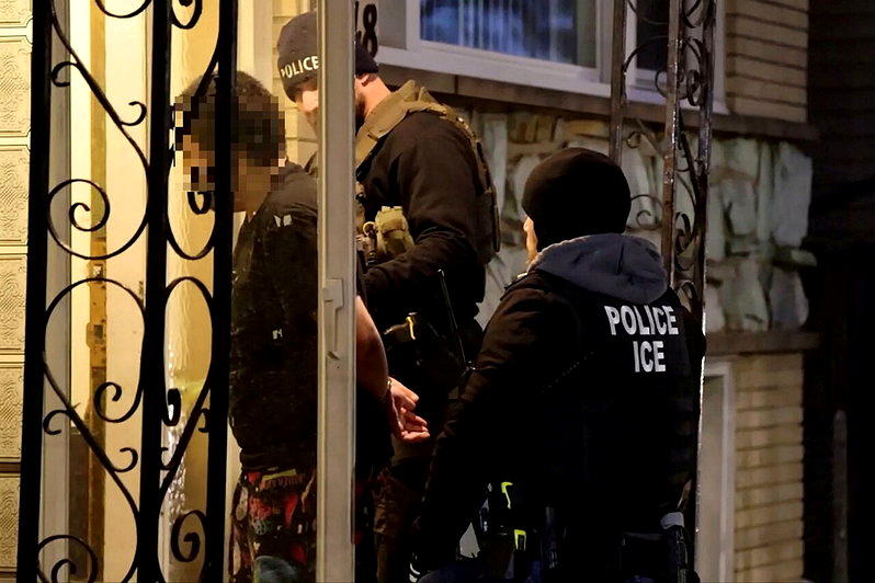 华男与女友吵架 次日ICE登门逮捕 律师：人莫名消失