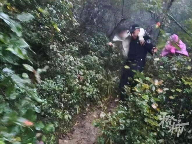 小伙和妻吵架 AI推荐路线爬山散心 结果困杭州深山无人区