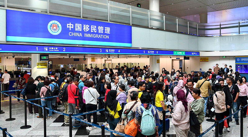 中国边控升级 律师提醒这族群留意「出境风险」