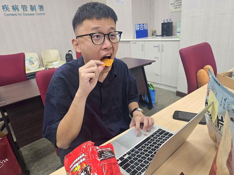 研究曝零食放茶水间「随手抓」比例翻倍 医提醒普渡拜完后放远些