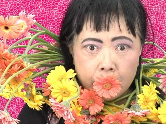 草间弥生从精神疗养院走向世界舞台 解密「圆点女王」传奇一生