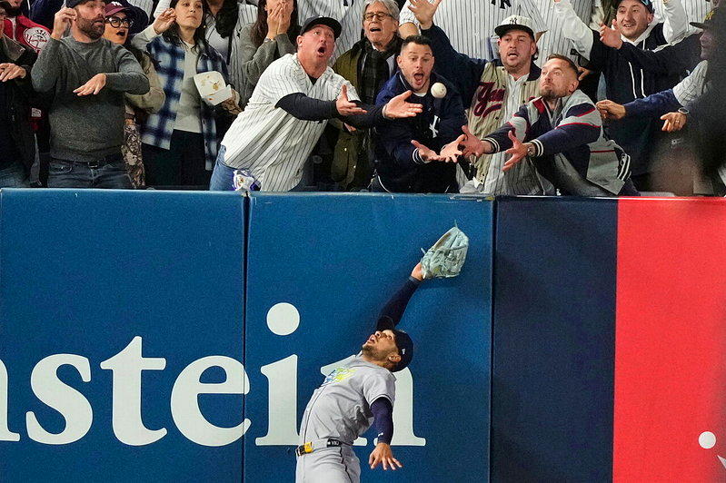 MLB／球迷伸手没收「全垒打」洋基1分饮恨遭淘汰
