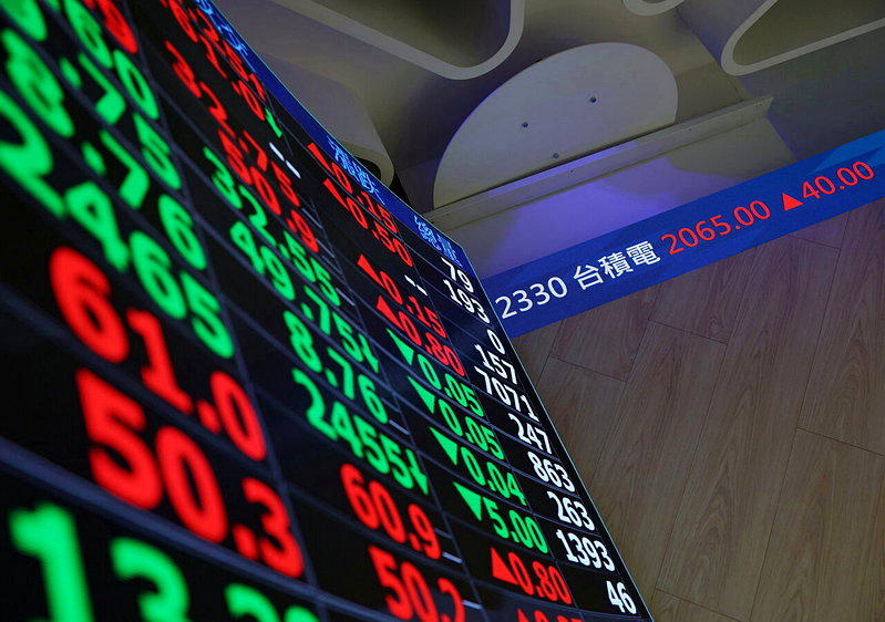 台股今年大涨62% 基金经理人反掀离职潮：替人操盘不如自己赚