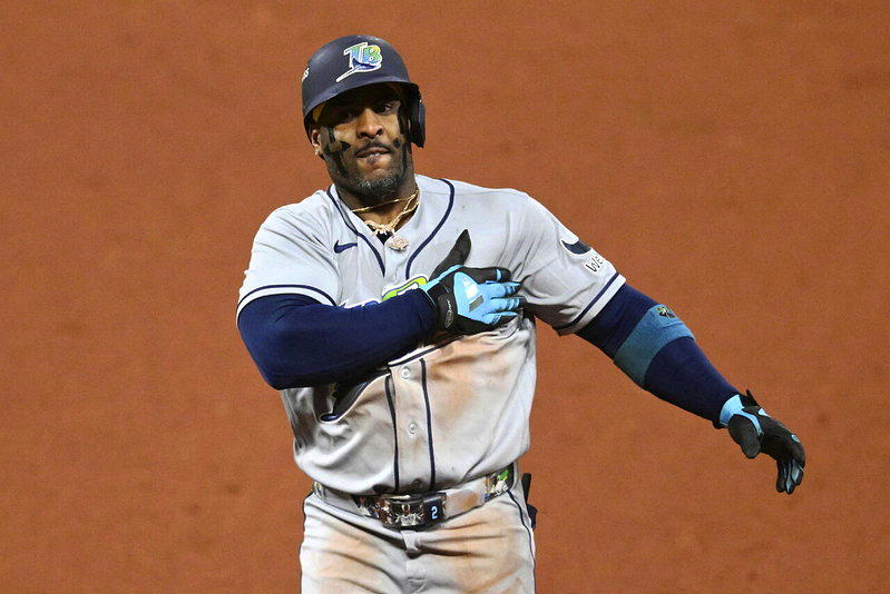 MLB/迪亚兹贡献2关键长打 光芒收拾守护者ALCS追平战局