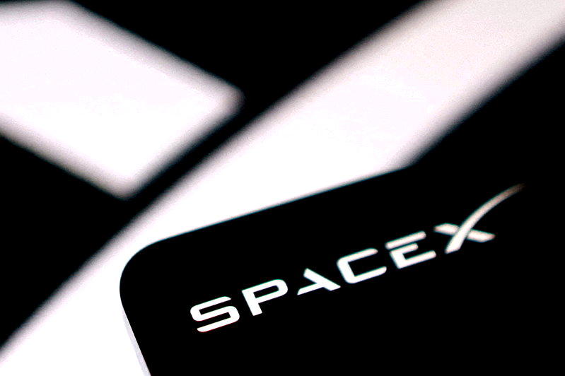 SpaceX营收大增161% AI业务狂飙九倍 马斯克喊支持与特斯拉合并