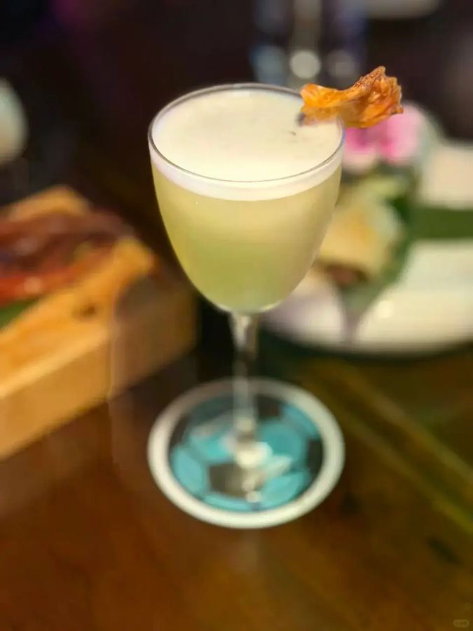 东村这家bar 酒好好喝也漂亮！！ 在东村的wonderland...