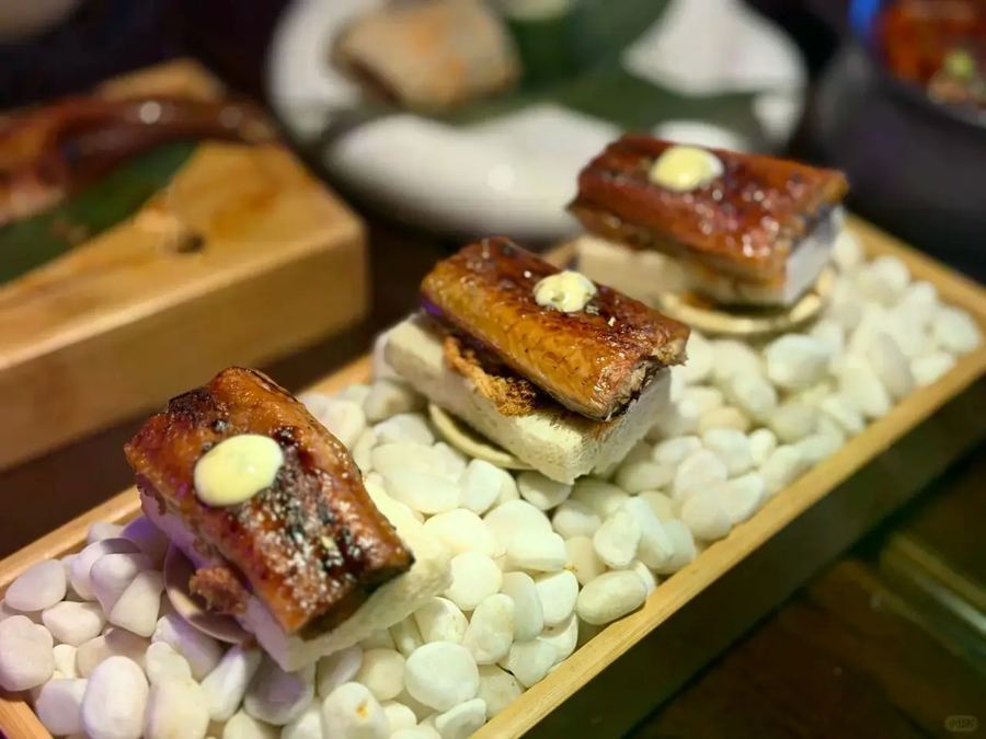 东村这家bar 酒好好喝也漂亮！！ 在东村的wonderland...