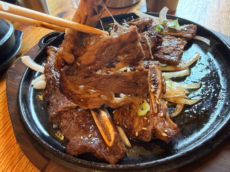 开启了一间宝藏韩式料理🔑 这间餐厅门面看起来平平無奇，但原来内里...