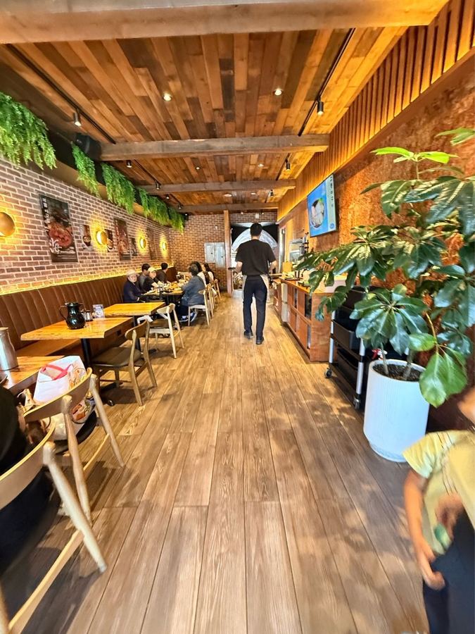 开启了一间宝藏韩式料理🔑 这间餐厅门面看起来平平無奇，但原来内里...