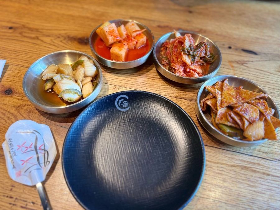 开启了一间宝藏韩式料理🔑 这间餐厅门面看起来平平無奇，但原来内里...