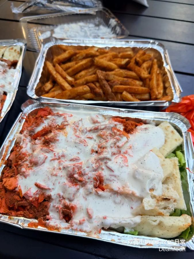 纽约Adel’s Famous Halal Food 排队1小时...
